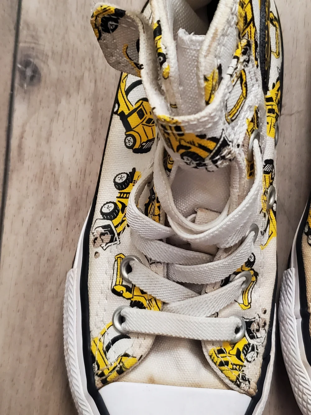 Converse Kids' High-Top Sneakers in White with Yellow Print